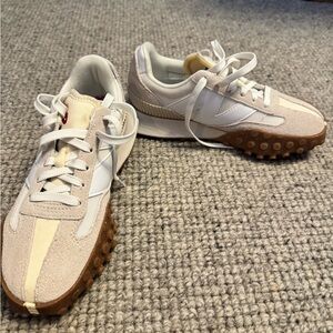 New Balance xc-72 Beige and White Sneakers size 6.5 new!